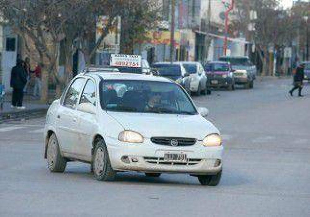 Ajuste anunciado: el taxi se va a $11 en Centenario 