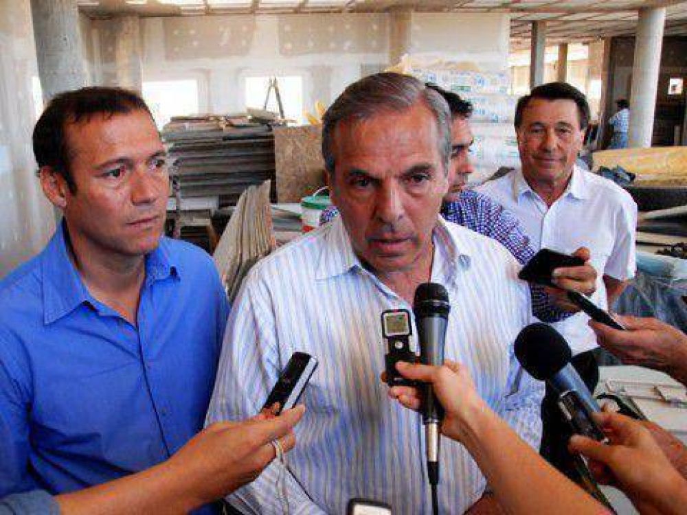 Sapag, Guti�rrez, y la brecha que preocupa