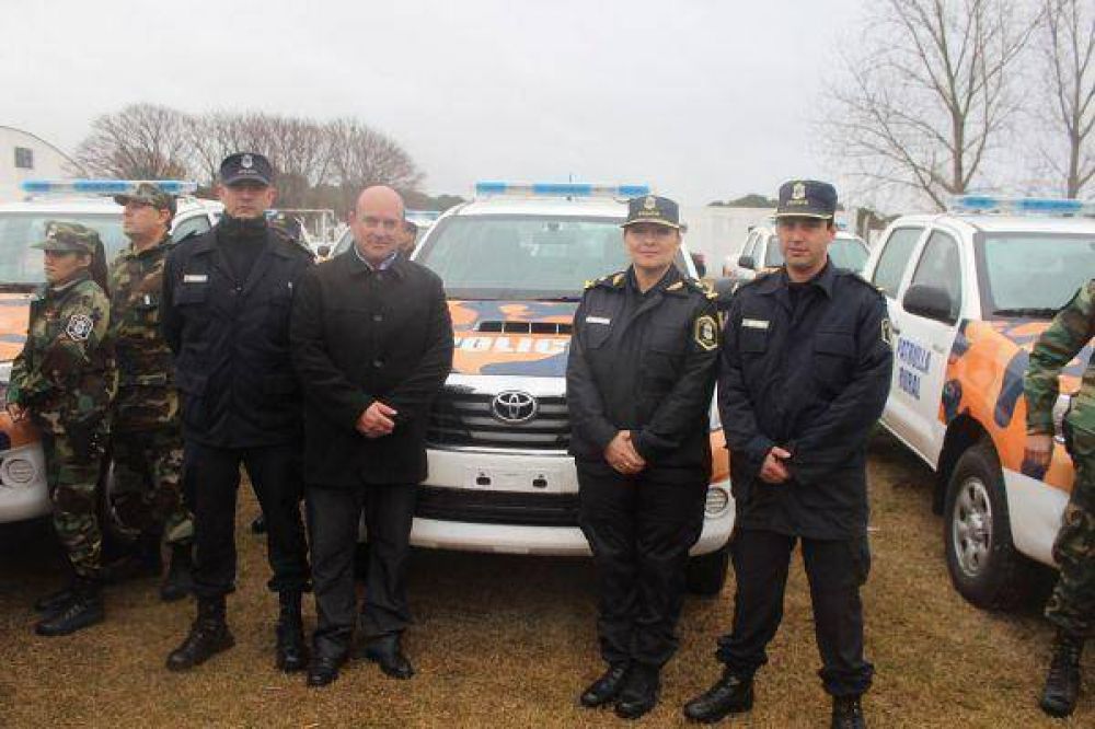 Capacitan a oficiales del Comando de Prevenci�n Rural