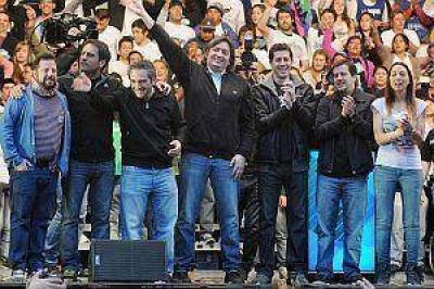 M�s voces lanzan a M�ximo Kirchner como candidato