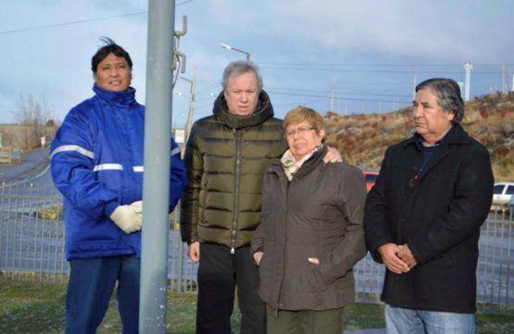 El gobernador acompa�� el recuerdo y homenaje a los catorce mineros fallecidos