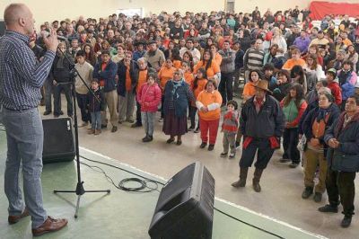 Aldo Duscher asegur� que Buzzi debe seguir gobernando Chubut