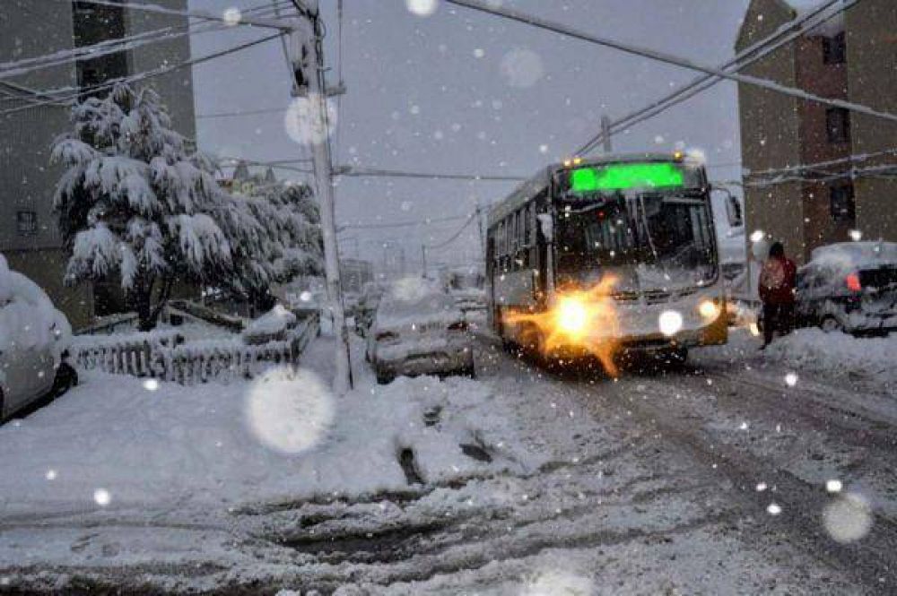Comenz� el temporal de nieve sobre Ushuaia D