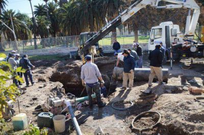 Har�n tres empalmes para solucionar la rotura del ca�o que afecta a 3000 familias