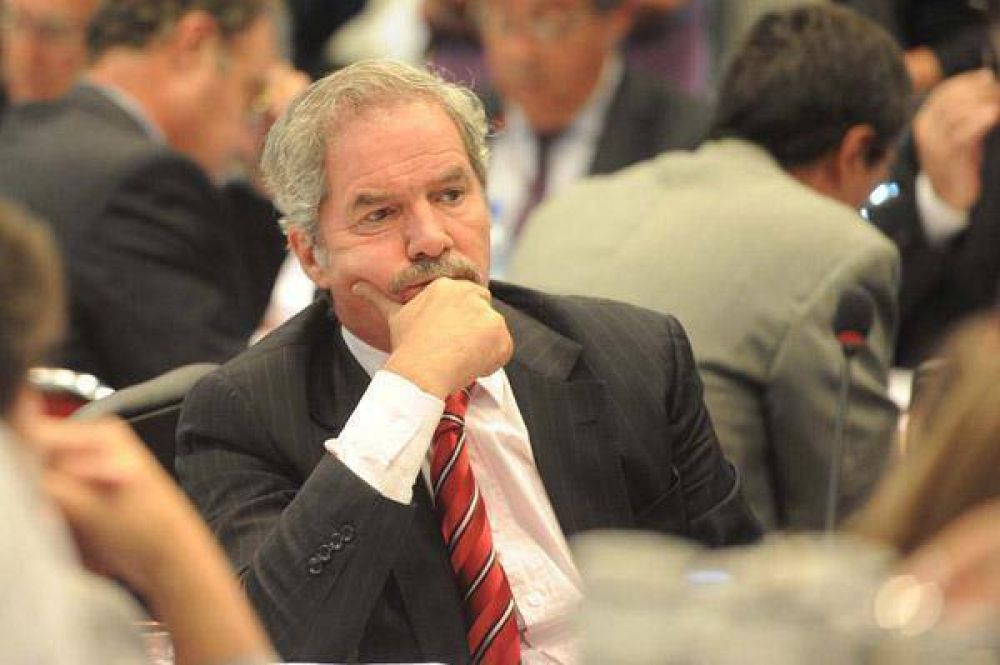Duro cruce entre Sol� y Eseverri