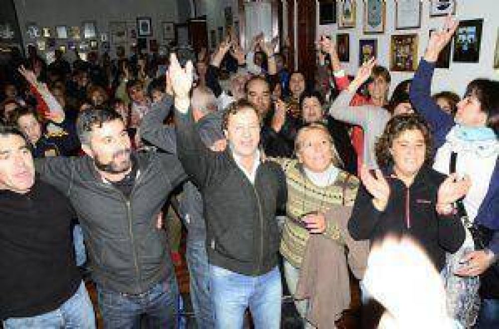 El Frente Para la Victoria present� a Dar�o Speranza como su candidato a Intendente
