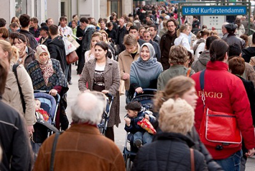 Encuesta refleja mejora en la imagen de los musulmanes en Europa