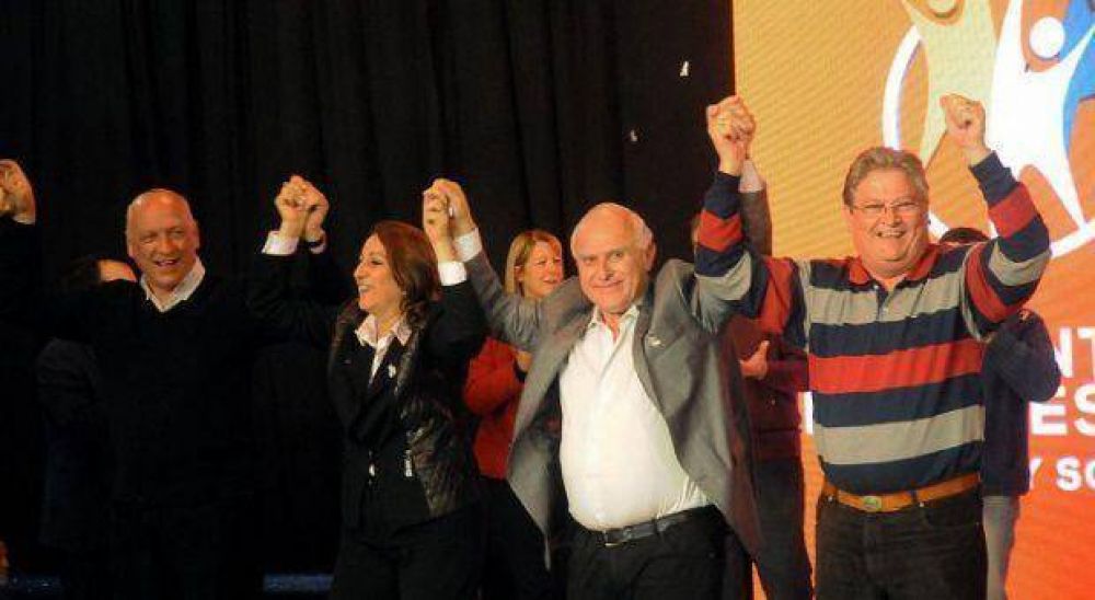 Santa Fe: A pesar que todos se declararon ganador, el socialismo retendr�a el Gobierno