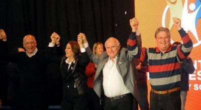 Santa Fe: A pesar que todos se declararon ganador, el socialismo retendr�a el Gobierno