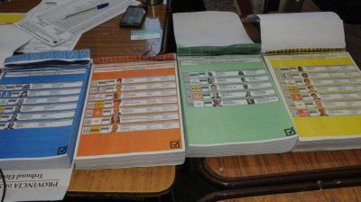 Santa Fe: son m�s los votos que deben ser revisados que la diferencia entre los candidatos