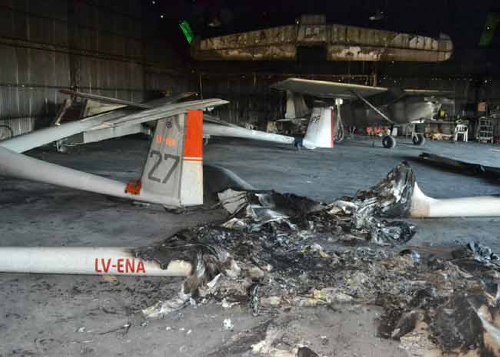 Incendio en el Club de Planeadores � La Comisi�n dice que est� confirmado que fue intencional