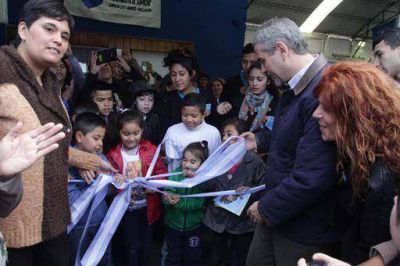 Inauguraron obras de remodelaci�n en el club Reconquista de Villa Corina
