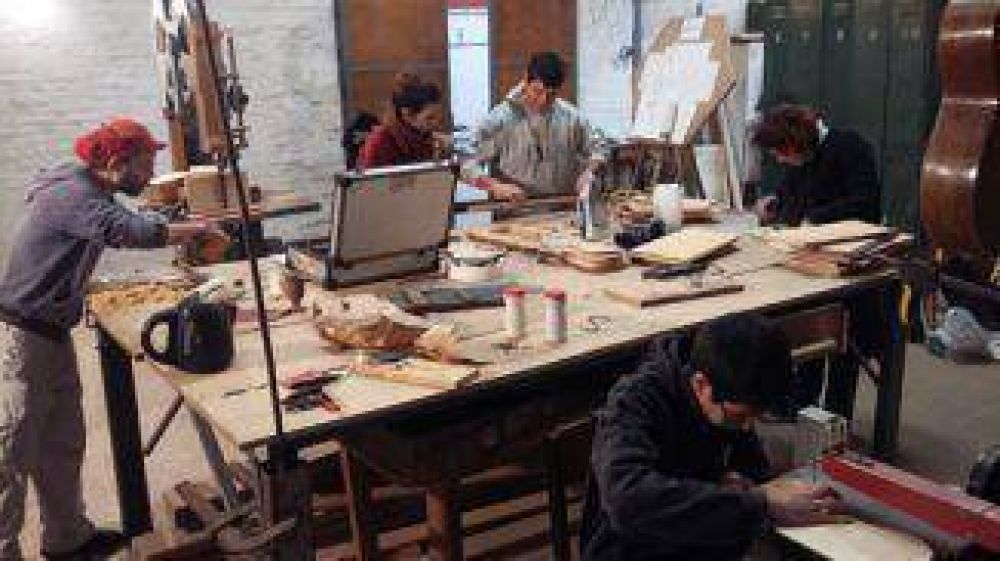 F�brica de violines, violas y violoncellos en Quilmes