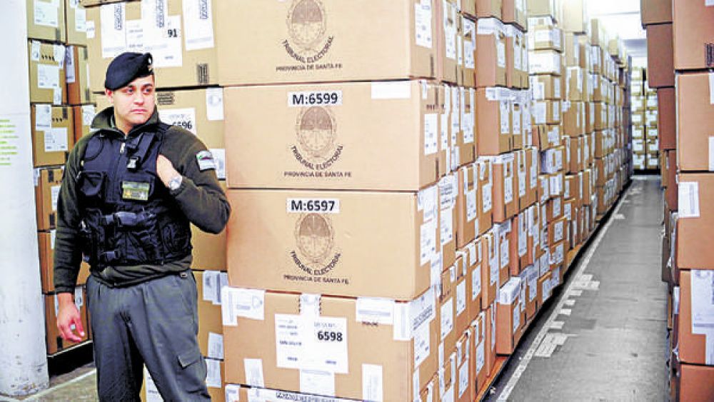 Final abierto en Santa Fe: discuten 160 mil votos