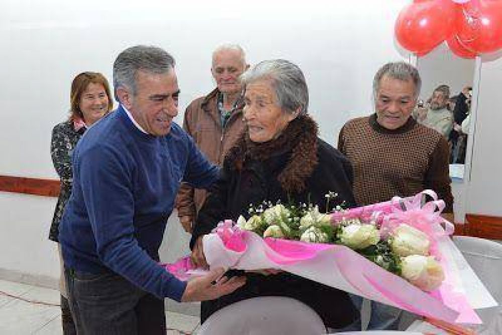 100 aos de vida para una abuela de Malvinas Argentinas