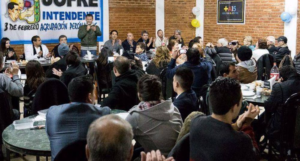 Cientos de militantes reafirmaron su respaldo a la candidatura de Mart�n Jofr�