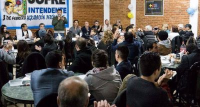 Cientos de militantes reafirmaron su respaldo a la candidatura de Mart�n Jofr�