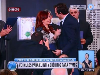 La Presidenta le entreg� a Soria certificaci�n del Parque Industrial de Roca