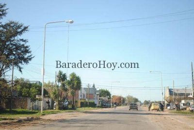 M�s obras de iluminaci�n para las calles de Baradero.