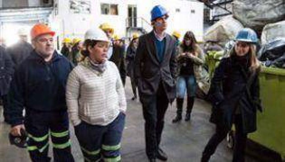 Lousteau present� un proyecto para el tratamiento de residuos