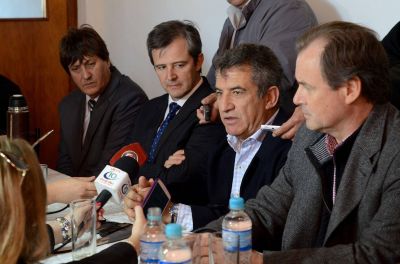 Junto a Bordet y Bahl, Urribarri anunci� que habr� lista de consenso en el departamento San Salvador 