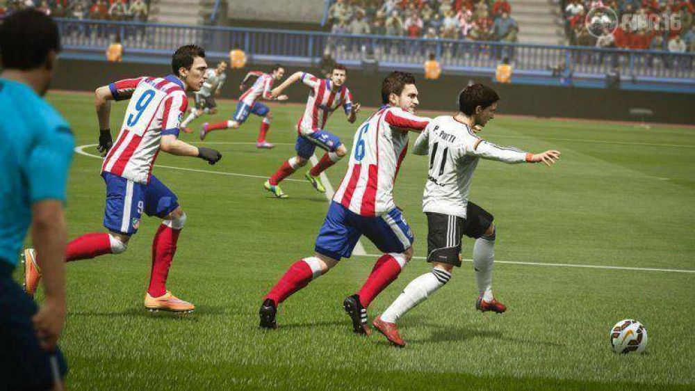 FIFA 16 sali� a la cancha