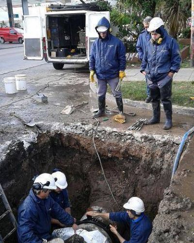 Polideportivos municipales: OSSE empalmar� ca�er�as en el Barrio Libertad