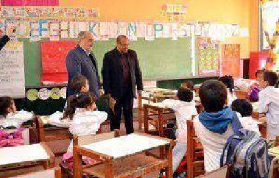La Escuela N�64 de Villa Olivari inaugur� refacciones