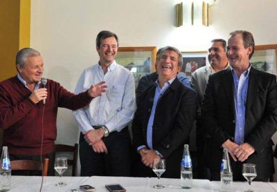 El oficialismo present� listas de consenso en cuatro departamentos