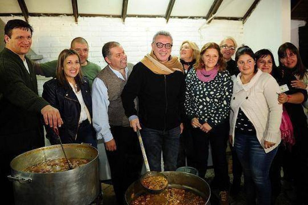 La Sociedad de Fomento de Dique Luj�n festej� su 76� Aniversario