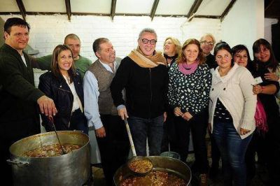 La Sociedad de Fomento de Dique Luj�n festej� su 76� Aniversario