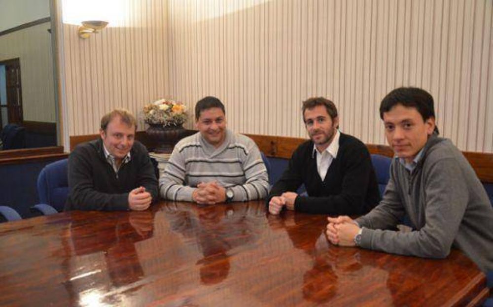 El dirigente Diego Vivas abandon� el molinismo y se sum� al zuccarismo