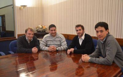 El dirigente Diego Vivas abandon� el molinismo y se sum� al zuccarismo