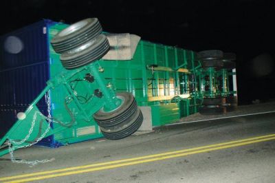 Destrozos y vuelcos por el intenso temporal