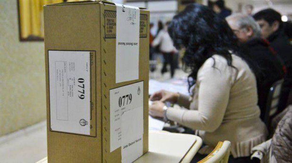 Precandidatos a intendente deben alcanzar m�nimo de 2.073 votos para pasar a octubre