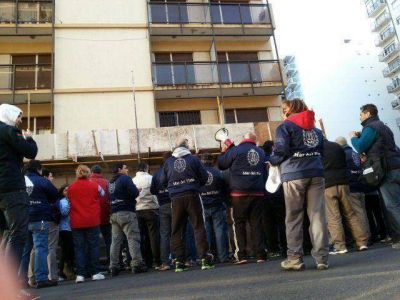 Encargados de edificios reclaman por �hostigamiento hacia una compa�era�