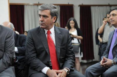 Obtuvo el fallo para la doble candidatura, pero Cano analiza ir s�lo para gobernador