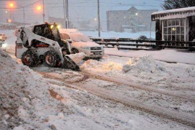 El temporal de nieve cort� la Ruta 3 y los vuelos de Aerol�neas D