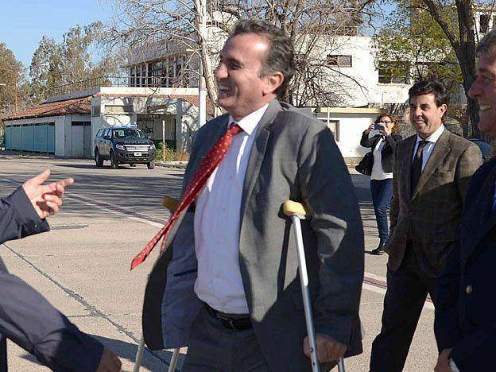 Finaliz� con �xito la intervenci�n quir�rgica a Paco P�rez