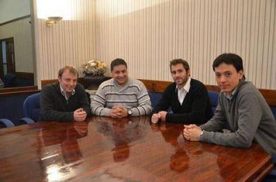 Diego Vivas le peg� un portazo a Molina y ya milita para Z�ccaro