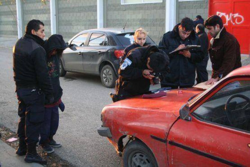 Encontraron a joven con el autom�vil robado en pleno centro