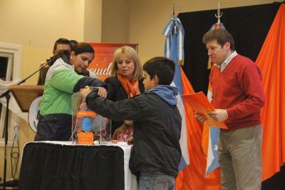 El intendente Gustavo Melella entreg� nuevas viviendas para la contenci�n de casos sociales