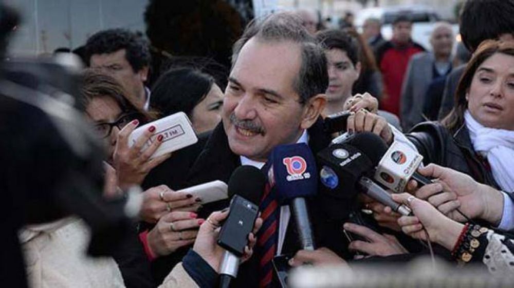Alperovich sostuvo que no cuestionar� el fallo que habilite la doble candidatura
