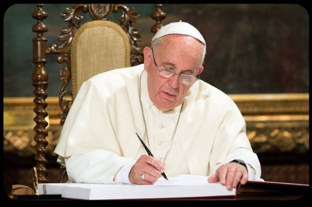 Histórica encíclica: El Papa Francisco pone 