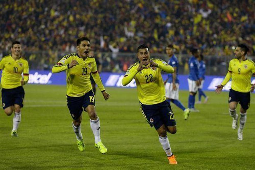 Colombia venci� a Brasil en una noche que termin� con peleas y Neymar expulsado