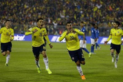 Colombia venci� a Brasil en una noche que termin� con peleas y Neymar expulsado