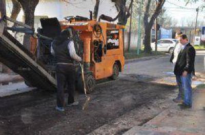 El municipio avanza con la reconstrucci�n de la carpeta asf�ltica
