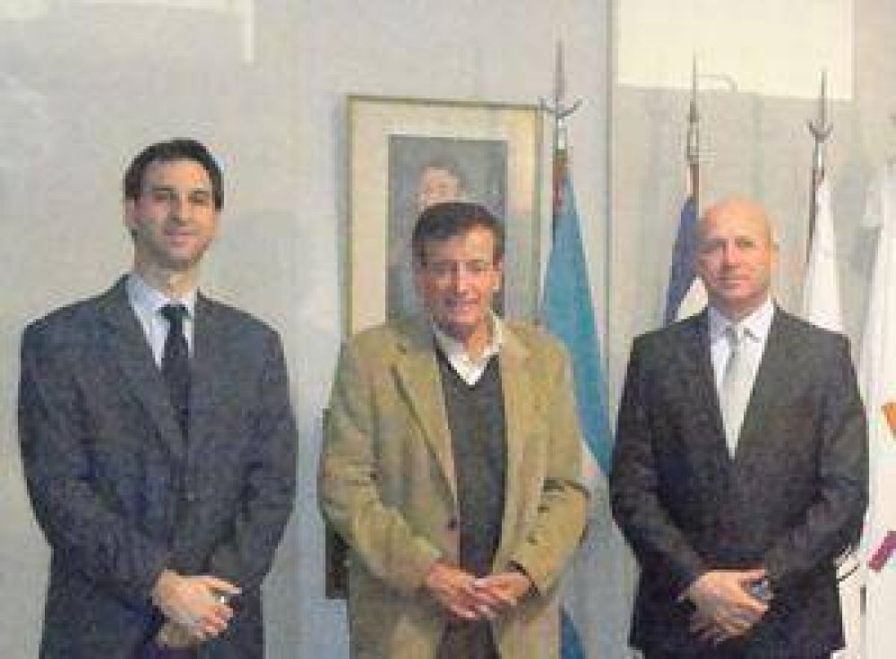 La DAIA se reunió con el presidente de Vélez, Raúl Gámez