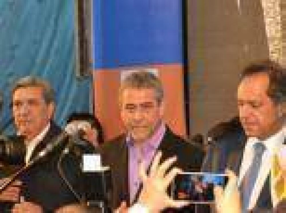 Berisso: Slezack acompa�� a Scioli en Avellaneda