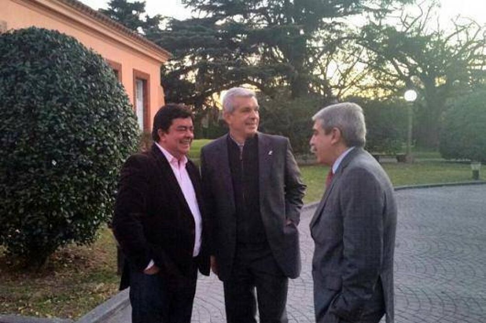 PASO por la gobernaci�n entre Fern�ndez, Dom�nguez y Espinoza